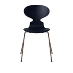 Fritz Hansen - 3101 Myran 4 ben, Färgad Ask, Midnight Blue, Underrede Brown Bronze - Matstolar - designer_arne_jacobsen - Blå - Metall/Trä