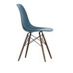 Vitra - Eames Plastic Chair DSW - 83 Sea Blue - Dark Maple - Matstolar - Charles & Ray Eames - Blå - Metall/Trä/Plast