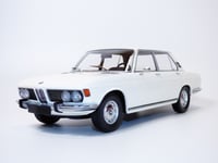 BMW 2500 blanc 1/18 1968 E3