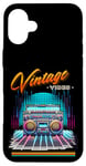 Coque pour iPhone 16 Plus Vintage Vibes Retro Lecteur de musique stéréo Synthwave