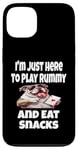 Coque pour iPhone 13 Funny I'm Just Here To Play Rummy And Eat Snacks Jeu de cartes