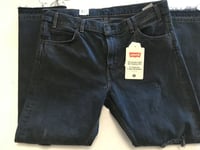 BNWT Levi's 505 C Blue Cropped Frayed Jeans. Size 32"W