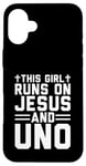 Coque pour iPhone 16 Plus Cette fille court sur Jesus and Uno, jeu de cartes chrétien amusant