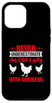 Coque pour iPhone 15 Plus Ne sous-estimez jamais une vieille dame avec des poulets