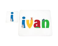 Little Helper LHV-IVAN-COASTERANDPLACEMAT-15IT Dessous de verre et sets de table avec finition brillante, personnalisés pour garçons, nom Ivan, multicolore, 21 x 30 x 2 cm