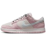 Baskets Nike  Dunk Low LX Pink Foam