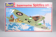 LP281 REVELL 4773 Maquette 1/32 1:32 Avion militaire Supermarine Spitfire MkII