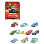 Mattel Disney - Pixar Cars Coffret de 10 véhicules Mini Racers, voitures de course miniatures avec roues fonctionnelles, véhicules inspirés des films Cars, pour enfants à partir de 3 ans, HBW15