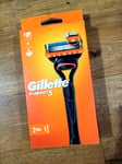 Gillette Fusion 5 Lames Rasoir + 2 Recharges avec Lubrastrip Rasage Optimal NEUF