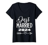 Womens 2024 Wedding Ring Matching Couple Mr and Mrs Just Married V-Neck T-Shirt