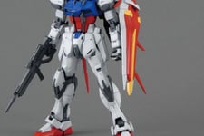 Gundam - Model Kit - Master Grade - Aile Strike Gundam - 18 Cm