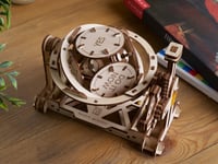 Ugears 3D-pussel i Trä - Slumpgenerator STEM Lab