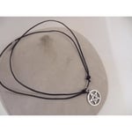 Handknuten Ställbar läder halsband med pentagram hänge Svart