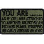 Écusson Thermocollant "What if you are attached by an inclined plane wrapped helically around an axis - SCREWED" | Patch de joueur pour tous les tissus | 70x40mm