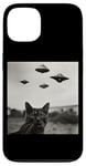 Coque pour iPhone 13 Cat Selfie with UFO Weird 50s Photo ---