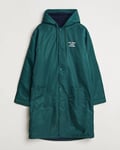 Drôle de Monsieur La Parka Slogan Coat Dark Green