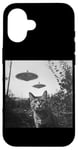 Coque pour iPhone 16 Cat Selfie with UFO Weird 50s Photo -