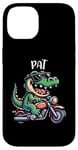 Coque pour iPhone 14 Pat Funny Alligator Moto Design pour garçon Nom Pat