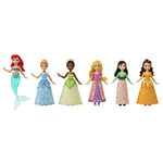 Mattel Disney Princesses Disney 6 Mini-Princesses Coffret 6 mini-poupées articulées avec habillage scintillant et 13 accessoires pour prendre le thé, inspirées des films Disney JCR91