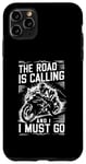 Coque pour iPhone 11 Pro Max The Road Is Calling And I Must Go – Amoureux de moto vintage