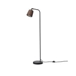 New Works - Material Floor Lamp, Smoked Oak - Leselamper - Noergaard & Kechayas - Brun