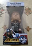 Figurine MARVEL-THOR THE DARK WORLD '' WACKY WOBBLER '' NEUF (sous blister)