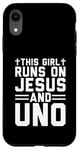 Coque pour iPhone XR Cette fille court sur Jesus and Uno, jeu de cartes chrétien amusant