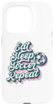 Coque pour iPhone 15 Pro Ballon de sport pour hommes, femmes, garçons et filles avec inscription « Eat Sleep Soccer Repeat »