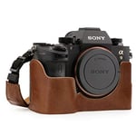 MegaGear MG1244 Sony Alpha A7RIII, A9, A7III Ever Ready Demi Étui en Cuir Véritable avec Bandoulière - Marron