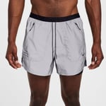 Nike Dri-FIT Advanced Run Division 4 tum 2-i-1 Shorts Stl. XL Herr Grå – Perfekta för löpning och träning - Handla nu på Loparshop.se!