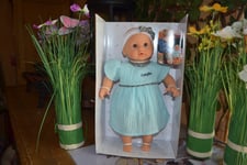 poupee neuve corolle la derniere arrivee c'est maud 30 cm belle robe bleu vert,,