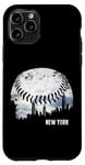 Coque pour iPhone 11 Pro Grattoir à ciel vintage Baseball New York City Nuages