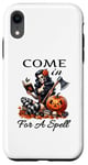 Coque pour iPhone XR 2024 Halloween Sorcière Pin Up Girl Come In For A Spell Vintage