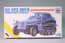 LE1952 ESCI ERTL 8371 1/72 maquette Blindé Sd Kfz 250/9 german armoured vehicle