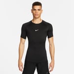 Nike Dri-FIT Pro Tight SS Tee Svart - Handla nu på Loparshop.se!