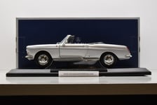 PEUGEOT 404 CABRIOLET 1967 SILVER NOREV 1/18 NEUVE EN BOITE