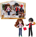 WIZARDING WORLD HARRY POTTER - COFFRET DELUXE POUPÉES 20 CM HARRY & HERMIONE - Poupées figurines Articulées Hermione Et Ginny 20 cm - 4 Tenues & 12 Accessoires - Jouet Enfant 6 ans et +