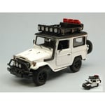 TOYOTA FJ40 LAND CRISER 1974 WHITE 1:24 MotorMax Auto Stradali Die Cast