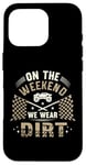 Coque pour iPhone 16 Pro Dirt Track Racing le week-end, nous portons un pilote de voiture Dirt Race