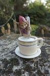 110074 FIGURINE  TROLL AVEC TASSE THE   PIXIE ELFE PIXIES TROLLS