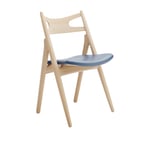 Carl Hansen - CH29P Sawbuck Chair, Vitoljad Ek, Lädergrupp A Loke - 7310 - Matstolar - Hans J. Wegner - Träfärgad - Läder/Trä