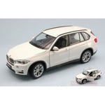 Modellsats - WELLY - BMW X5 (F15) 3:e generationen 2013 - Vit - Skala 1:24 Vit