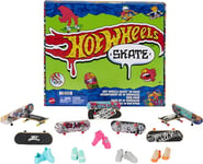 Hot Wheels Skate Lot de 10 fingerboards, 5 Paires de Chaussures de Skate Amovibles, Graphiques détaillés sur Le thème Hot Wheels, Jouet pour Enfants, 5 Ans, HTP59