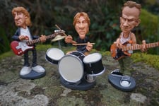 841.05  3 FIGURINES GROUPE ROCK  THE POLICE MUSICIEN WARREN STRATFORD STING