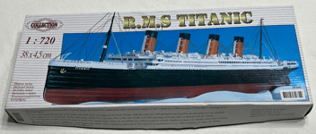 R.M.S TITANIC :  1:720 38 x 4.5cm Long Box Collection Model Kit With Motor - New