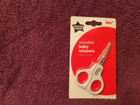 TOMMEE TIPPEE Essentials BABY SCISSORS Shaped for little nails