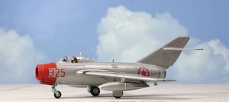 Hobby Master 1:72 HA2401 Mikoyan-Gurevich MiG-15 Basson Soviet Af 196th IAP