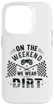 Coque pour iPhone 14 Pro Dirt Track Racing le week-end, nous portons un pilote de voiture Dirt Race