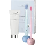 Swiss Smile Vård Tandvård Diamond Glow Jewel Trilogy Set Snövit tandkräm 75 ml + Diamond Glow tandborste och hållare Rose Quartz + Diamond Glow tandborste och hållare Serenity Ice Blue 75 ml (22.707,00 kr / 1 l)