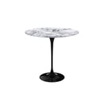 Knoll - Saarinen Oval Table - Småbord, Svart underrede, skiva i glansig vit Arabescato marmor - Sidebord - Eero Saarinen - Svart - Metall/Tre